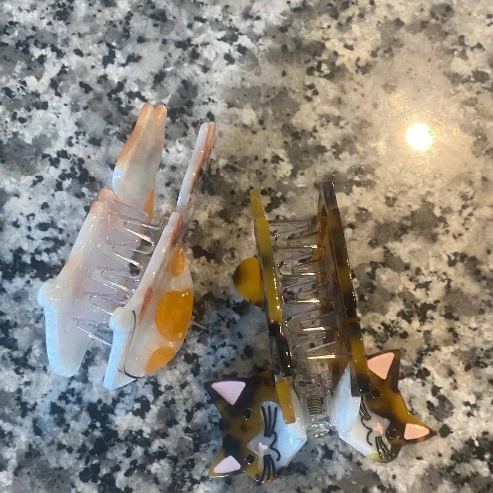 Set of 2 cat hair claws